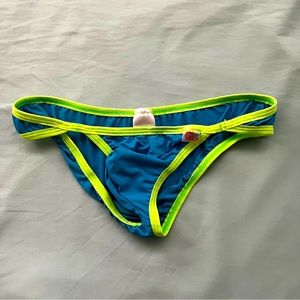 petitq medium briefs